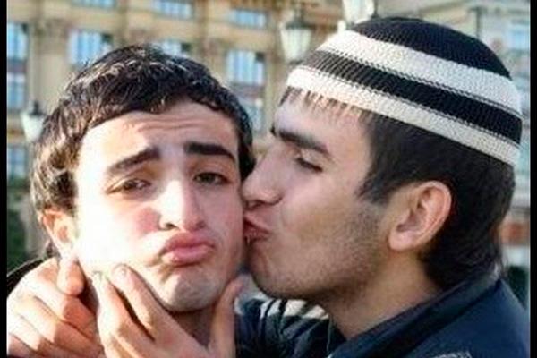 Комиссар СЕ по правам человека призвал страны Европы предоставить убежище геям из Чечни