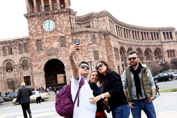 Возросло число посещающих Армению туристов: они довольны условиями отдыха в РА