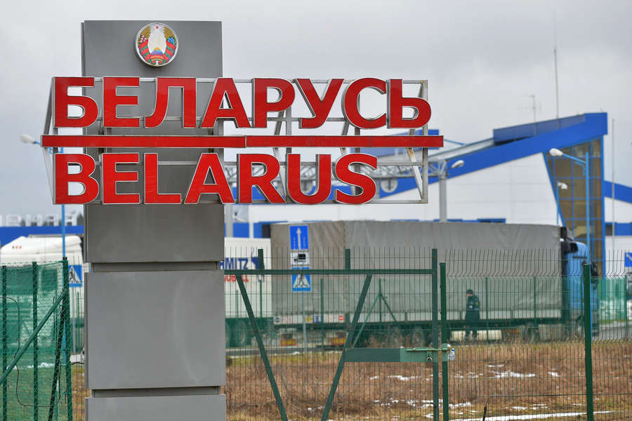 Белоруссия на полгода запретит вывоз автомобилей и другой продукции