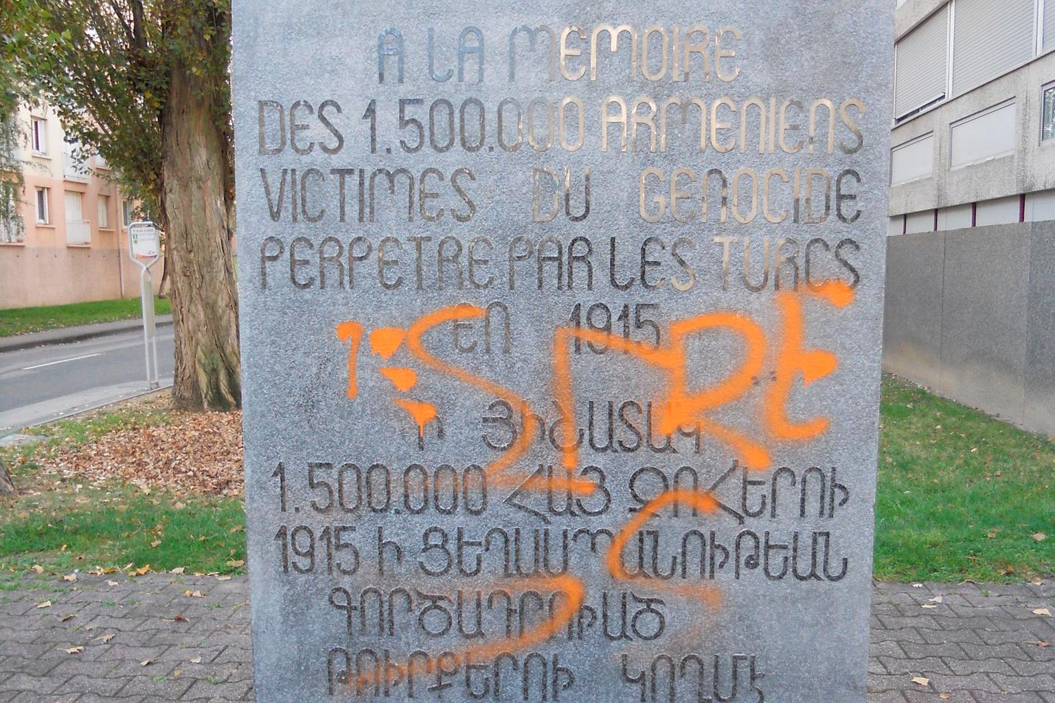 Во Франции осквернили памятник жертвам Геноцида армян