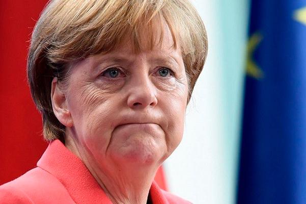 Меркель впервые поддержала запрет на ношение паранджи