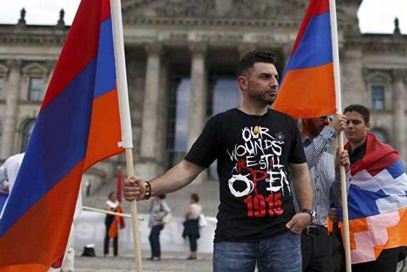 Суд Германии отклонил иски против решения Бундестага по Геноциду армян