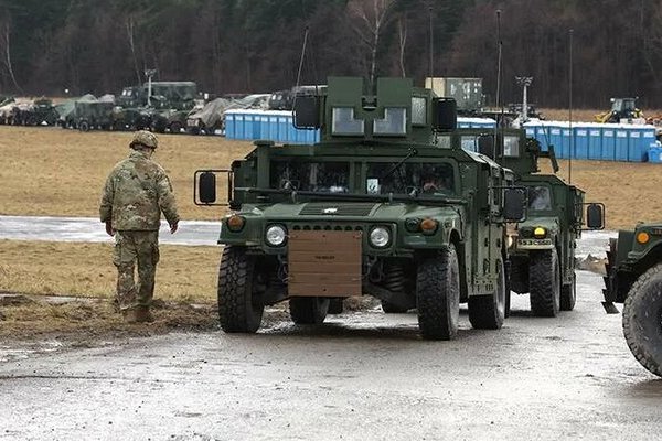 НАТО намерено развернуть дополнительные оборонительные силы на восточном направлении