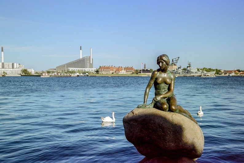 История одного шедевра: памятник Русалочке – символ Дании и постоянная жертва вандалов  