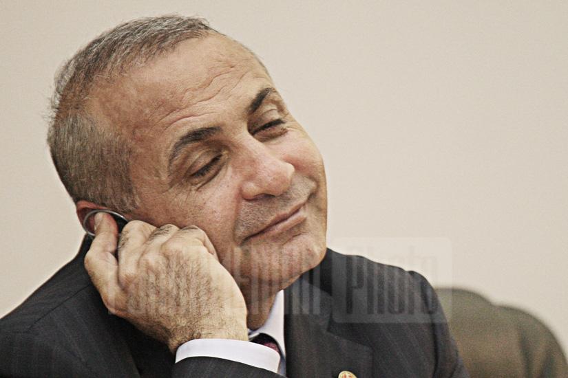 Քաղաքացիներն անակնկալի են եկել. Հովիկ Աբրահամյանը մետրոյով է երթևեկում. «Հրապարակ»