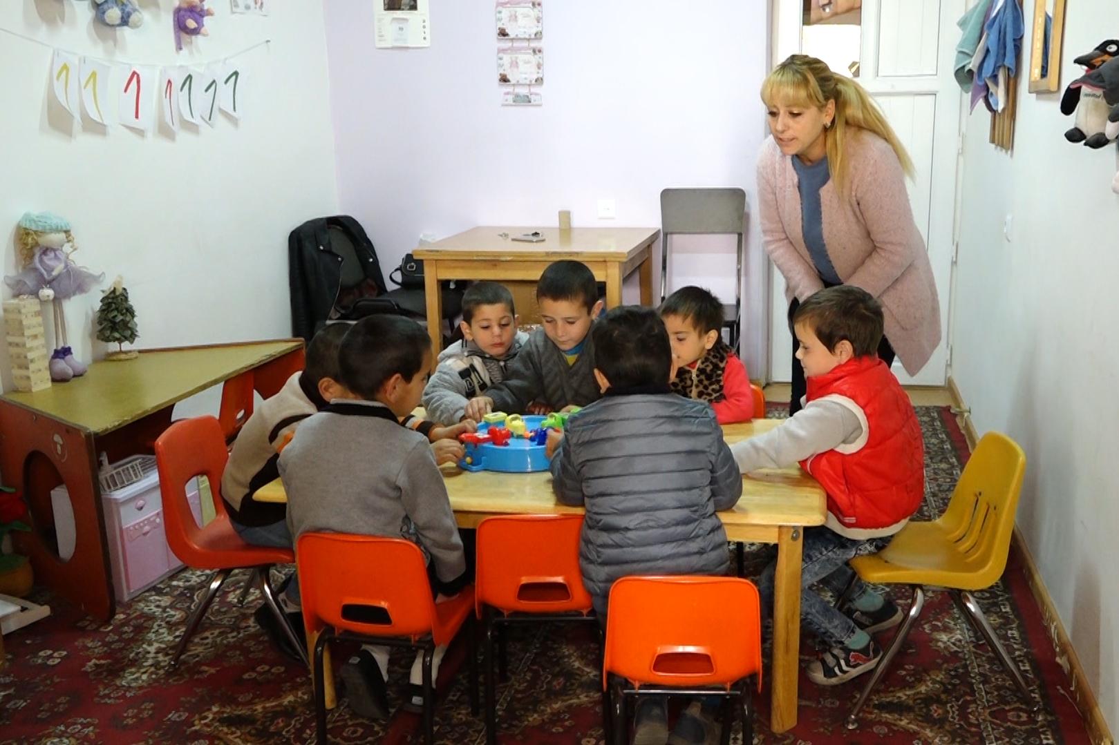 Дети из интерната в Армении могут лишиться крова и еды