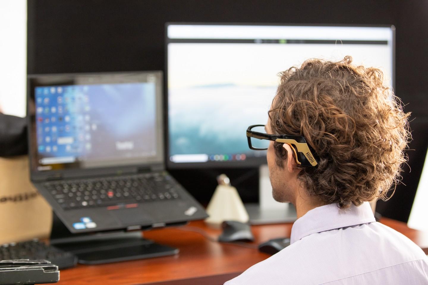 HiiDii Glasses: умные очки заменят компьютерную мышь