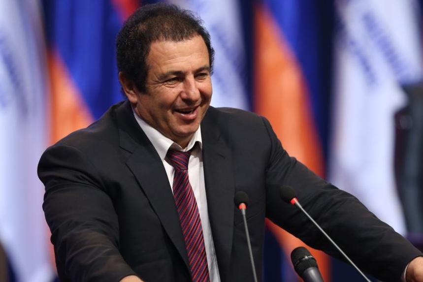 Кандидат в депутаты в парламент Армении сравнил Царукяна с Трампом