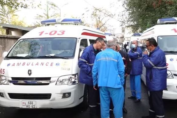 Водители скорой помощи проводят акцию протеста