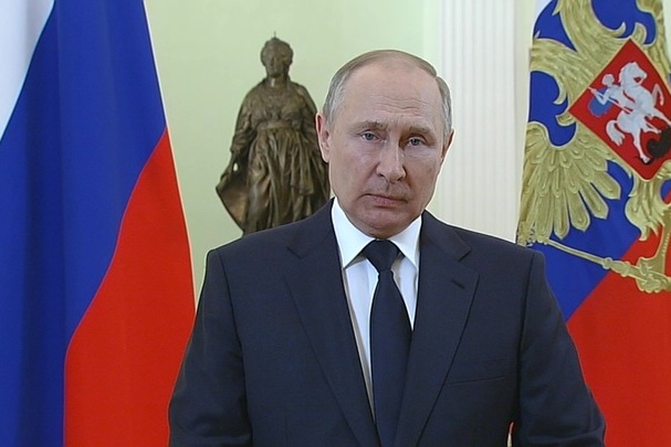Путин: Я буду защищать мою Родину и языком, и пером, и мечом, пока у меня хватит жизни