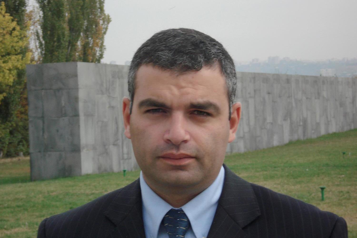 Ադրբեջանում հարյուր հազար մարդ լքել է իր բնակավայրը, երիտասարդներին բռնի ռազմաճակատ են տանում․ Հայկ Դեմոյան