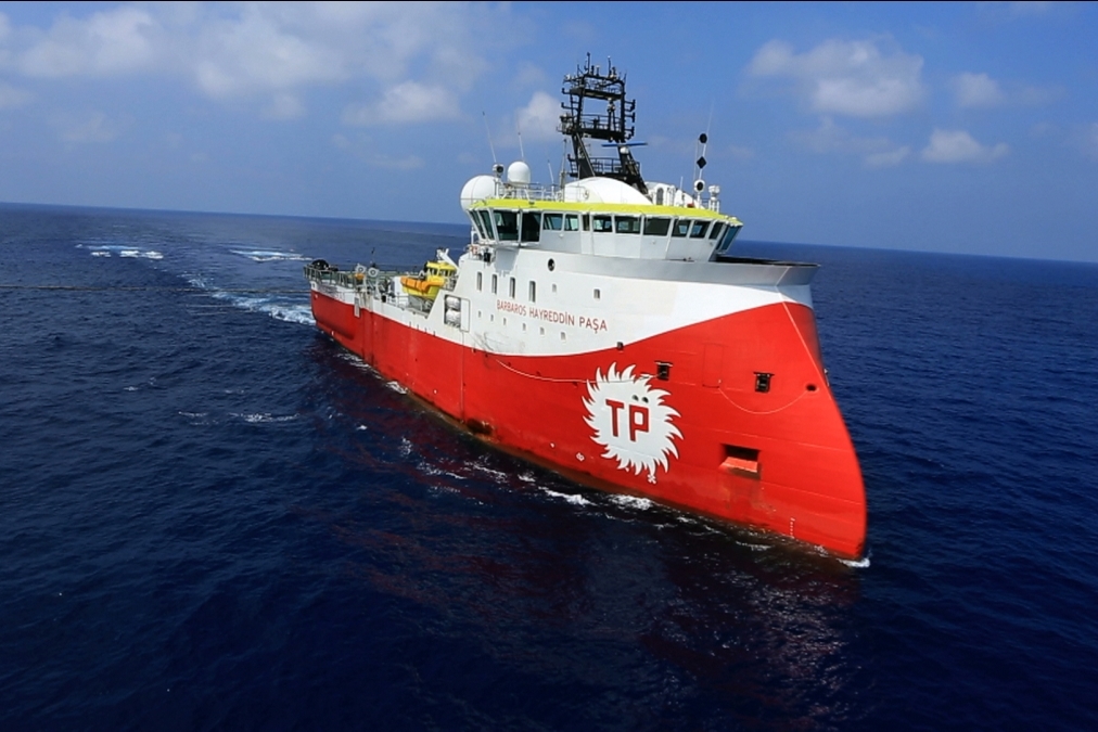 Никосия потребовала от турецкого судна прекратить незаконные действия на кипрском шельфе