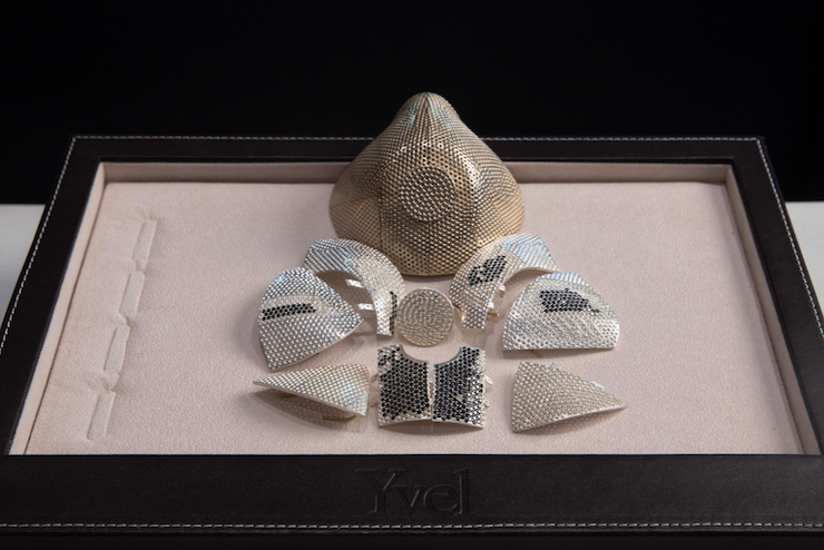 18-каратноe белоe золотo и 3600 белых и черных бриллиантов: израильский ювелирный бренд создал самую дорогую защитную маску в мире