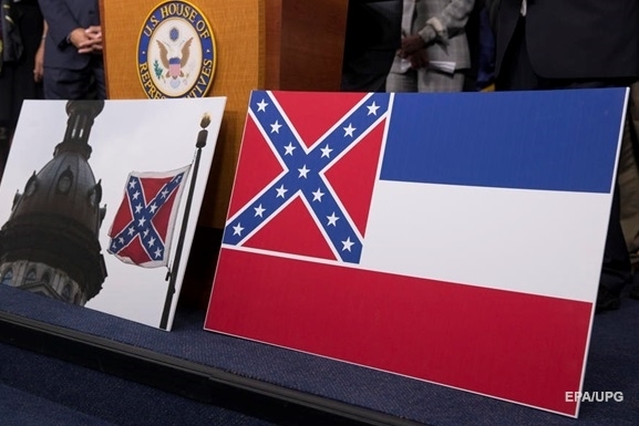В Миссисипи одобрили законопроект об изменении флага штата из-за присутствующей на нем «расистской» символики