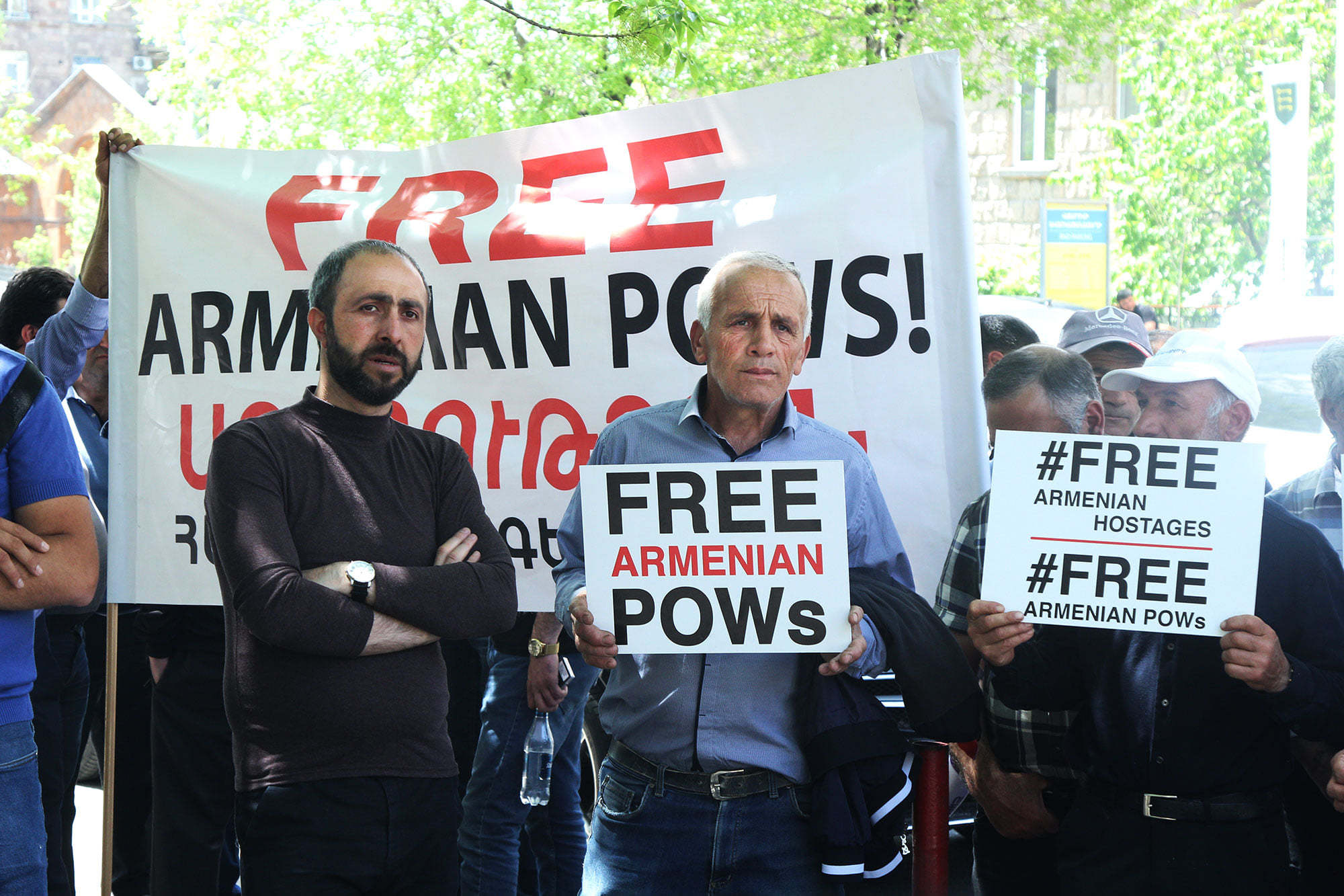 «Անհապաղ և առանց նախապայմանների ազատ արձակել Ադրբեջանի բանտերում անմարդկային պայմաններում պահվող ավելի քան 200 հայ ռազմագերիներին»․բողոքի ակցիաներ՝ 30 քաղաքներում