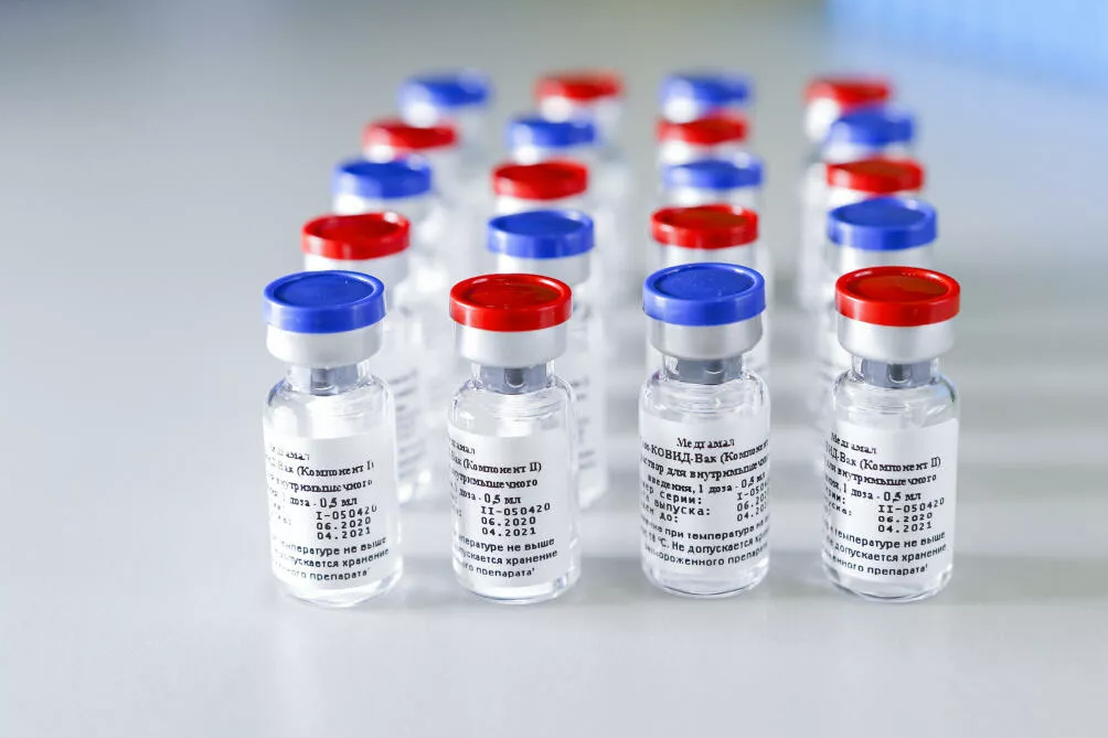 Эффективность российской вакцины от коронавируса превысила 95%