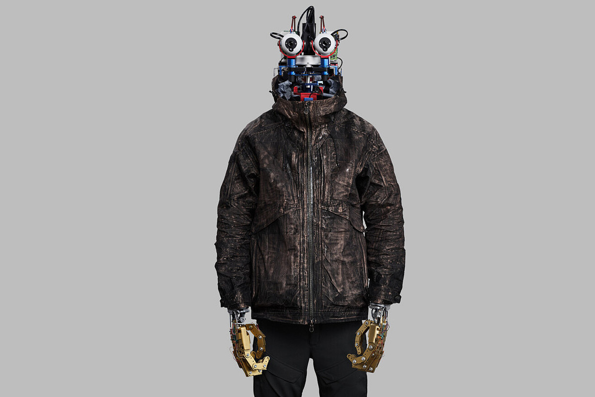 Fashion-индустрия под воздействием пандемии: дизайнеры создали модные куртки, которые могут защитить от коронавируса