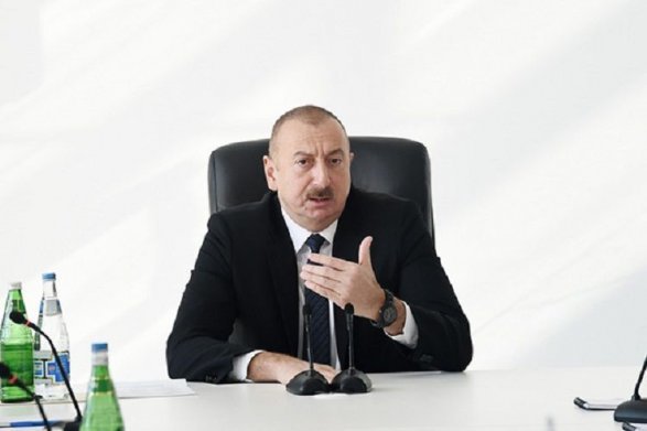 Алиев вновь млeeт о Eрeванe