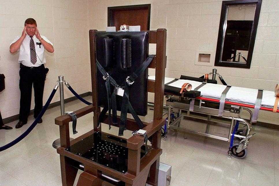 В США впервые за пять лет осужденного казнили на электрическом стуле. Его последними словами стали let's rock 