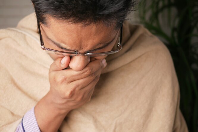 Интересно знать: почему глаза сами закрываются, когда мы чихаем?