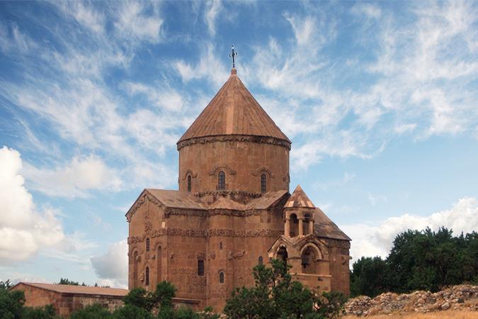 Ստամբուլում կազմակերպվել է Վանի Աղթամար կղզու և Սուրբ Խաչ հայկական եկեղեցու լուսանկարների ցուցահանդես