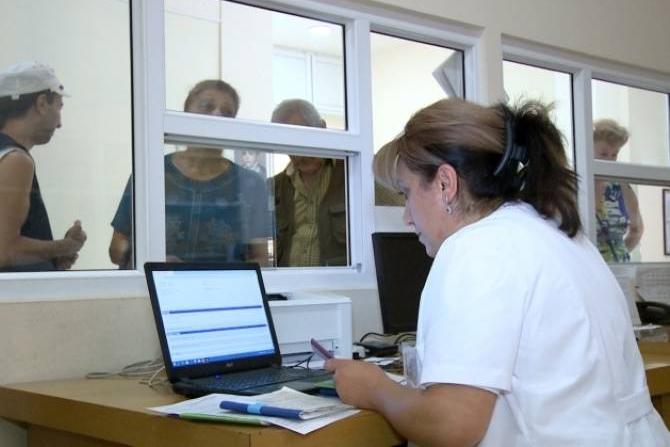 К врачу без очереди: ереванские поликлиники внедряют электронную систему регистрации