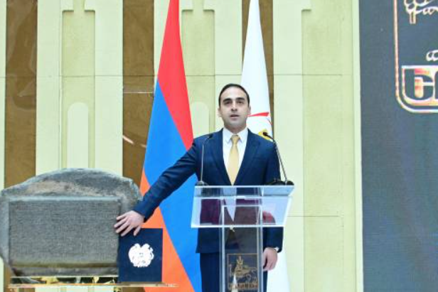 Тигран Авинян присягнул на должность мэра Еревана