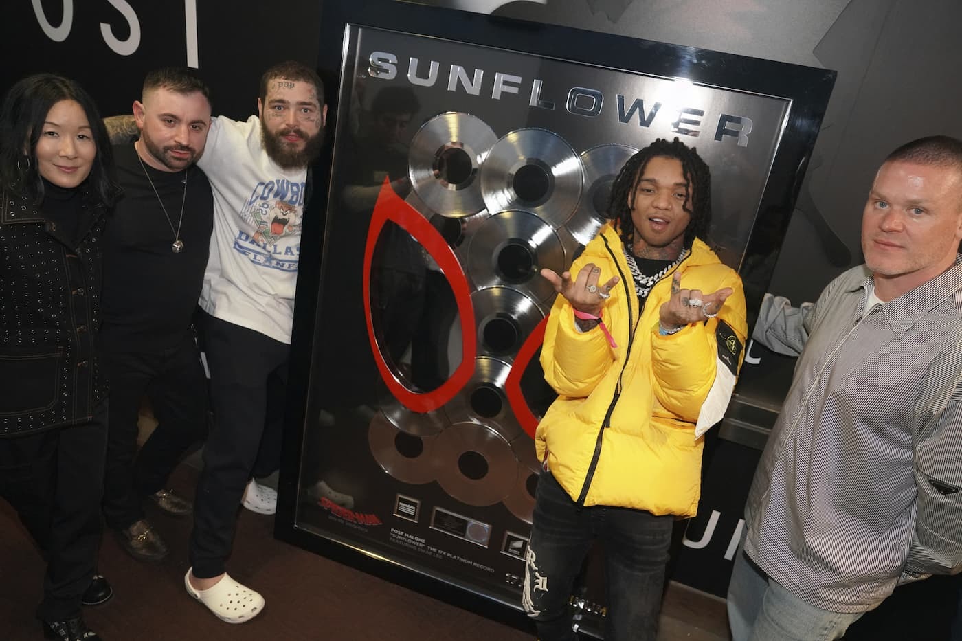 Сингл Post Malone и Swae Lee «Sunflower» получил 17-ю платиновую пластинку, став самой успешной песней цифрового века