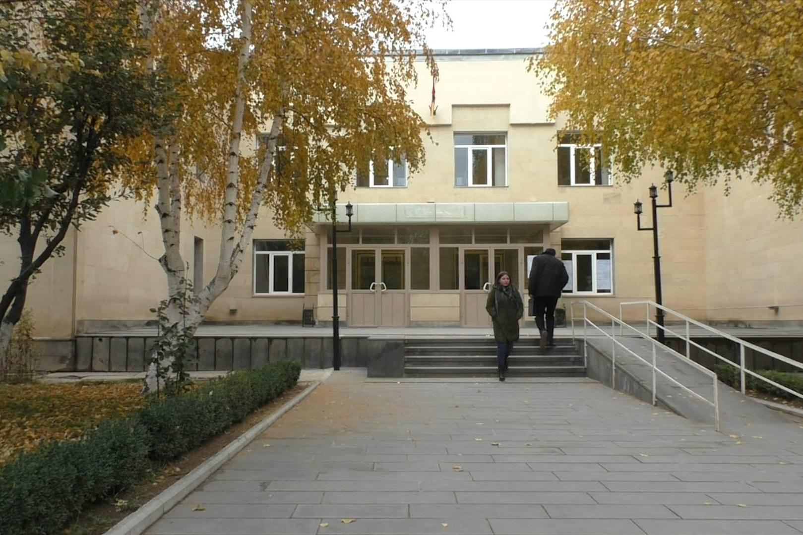 Դիպլոմների համար ուսանողներից չնախատեսված գումար են հավաքել․ չարաշահումներ՝ Շիրակի պետհամալսարանում