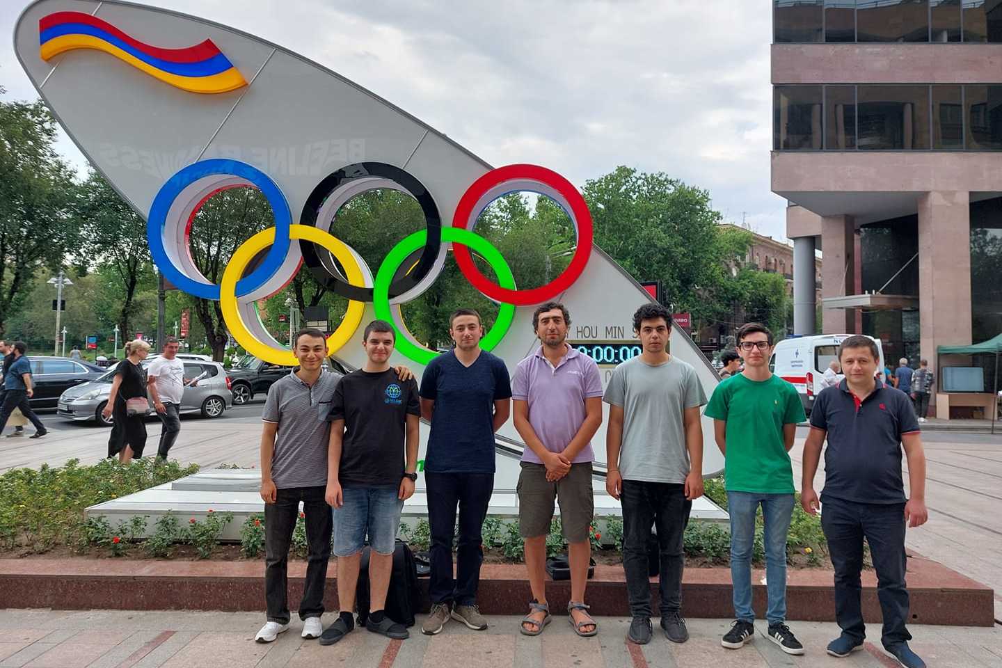 На Международной олимпиаде по математике школьники из Армении завоевали 5 медалей