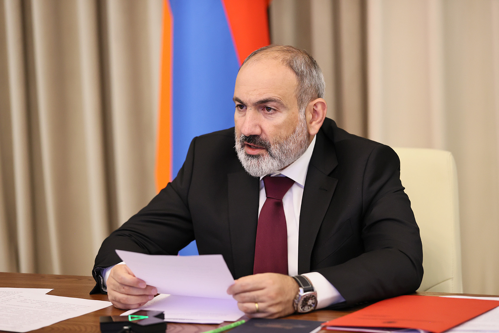 Пашинян заявил о 105 погибших при обстрелах на границе с Азербайджаном