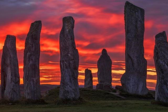 Загадки прошлого: у побережья Шотландии обнаружили ранее неизвестный каменный монумент, притягивавший молнии