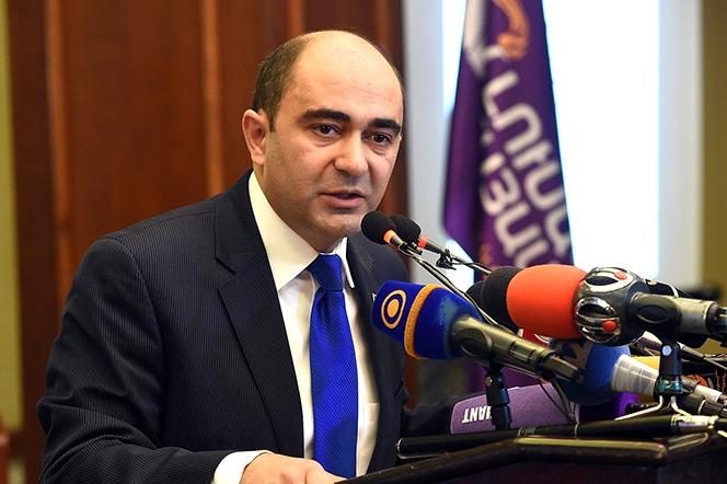 «Светлая Армения» хочет созвать внеочередное заседание парламента