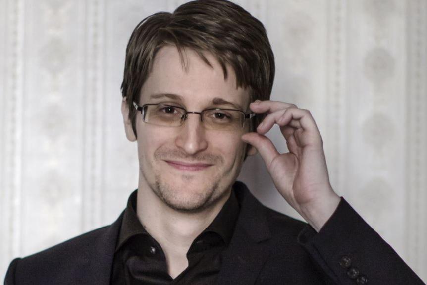 В 20 странах мира поступили в продажу мемуары Эдварда Сноудена