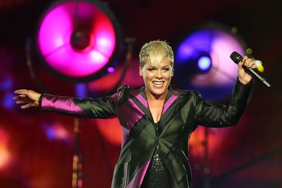 Певица Pink стала обладательницей почетного звания «Икона» от Billboard Muisic Awards