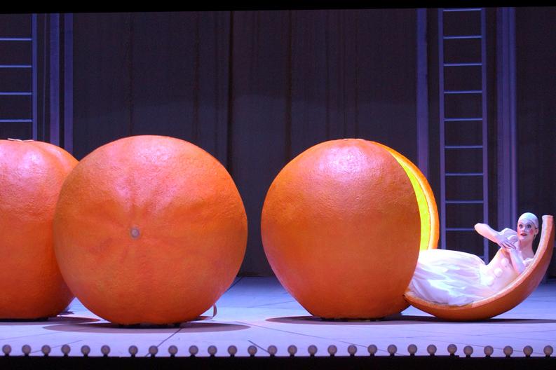 История одного шедевра: «Любовь к трем апельсинам» Сергея Прокофьева – одно из самых веселых и жизнерадостных оперных творений XX столетия