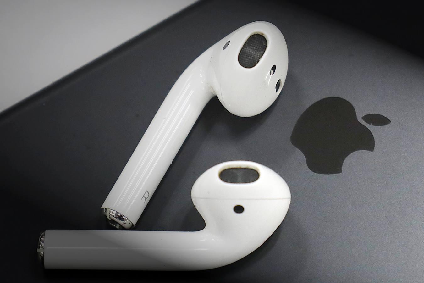 Эпидемия коронавируса вызвала дефицит беспроводных наушников Apple AirPods