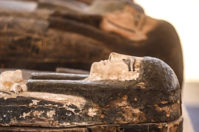 Новые находки в Саккаре: археологи вскрыли тайник в некрополе и обнаружили 250 мумий и Книгу мертвых