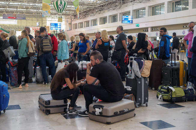 Авиакомпании до июня выполнят 55 рейсов для вывоза россиян из Турции