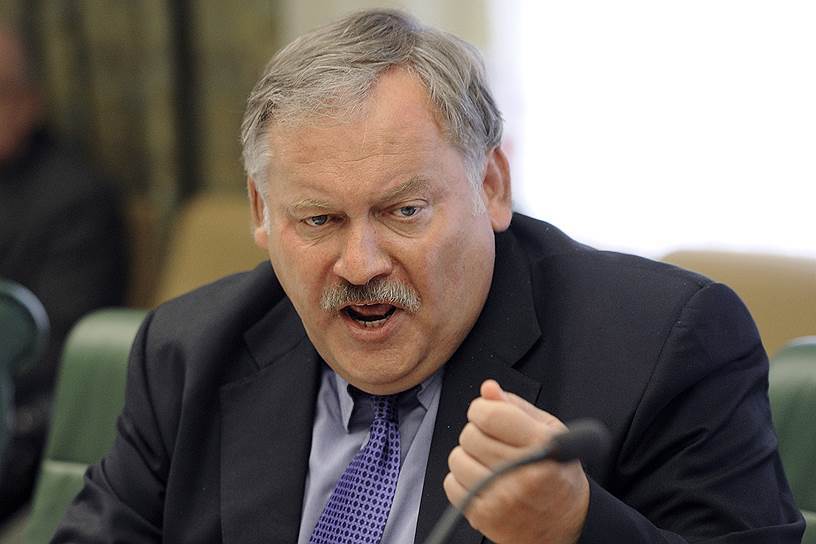 Турция пытается вернуть мир в Средневековье, заявил Затулин