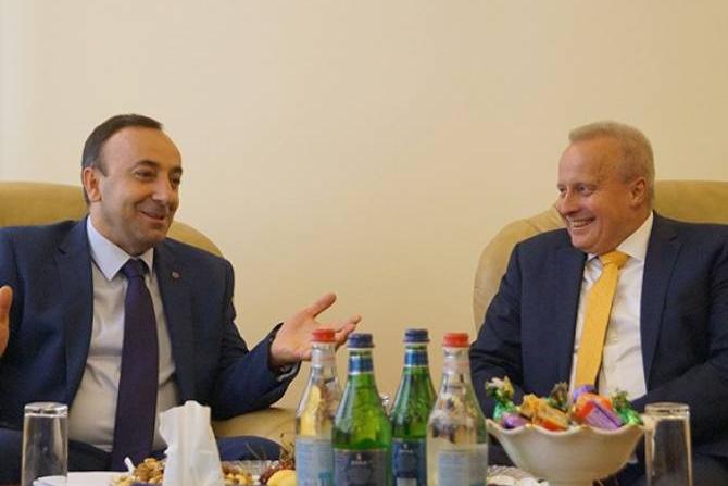 Грайр Товмасян принял посла России в Армении Сергея Копыркина