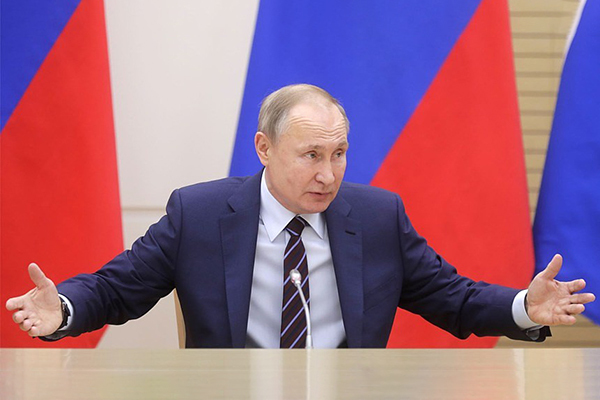 В Кремле назвали чушью сообщения СМИ о возможном уходе Путина в отставку