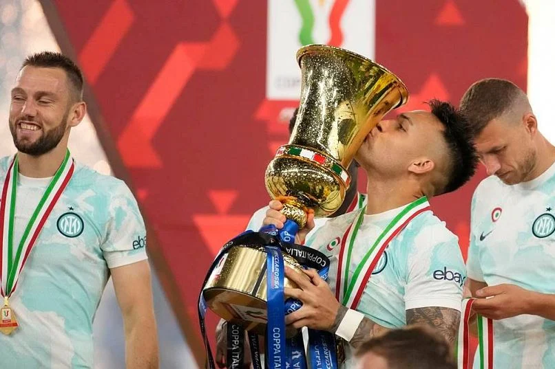 Футболисты миланского «Интера» второй сезон подряд стали обладателями Кубка Италии