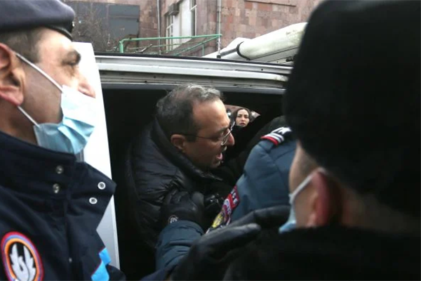 Полиция подвергла приводу представителей АРФД: Арцвика Минасяна, Симона Симоняна, Ашота Симоняна
