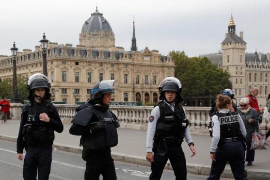 Нападение в Париже: сотрудник полиции зарезал четверых коллег, затем был застрелен 