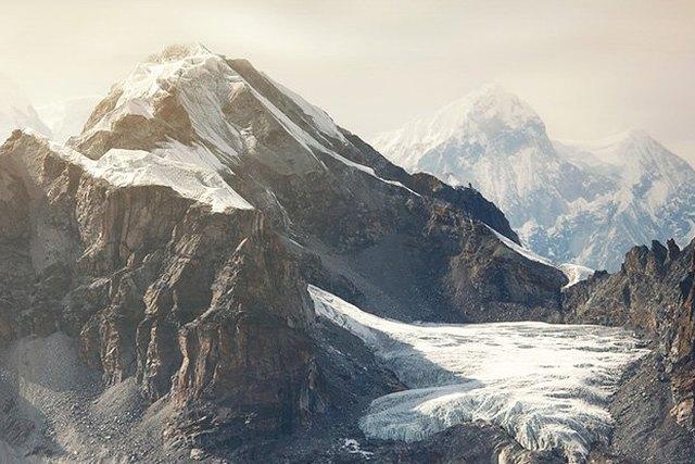 Найден ключ к разгадке странного феномена: как возникает парадоксальное таяние ледников на вершинах гор при минусовых температурах 