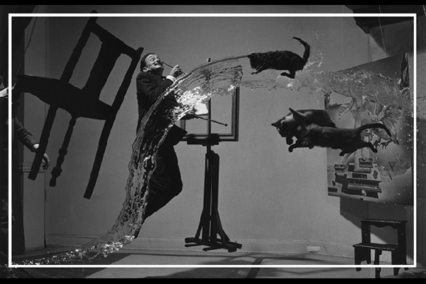 Сюрреализм в живописи – это одно, а в фотоискусстве – нечто иное: история уникального фото «Атомный Дали» Филиппа Халсмана, снятого с 28 дубля