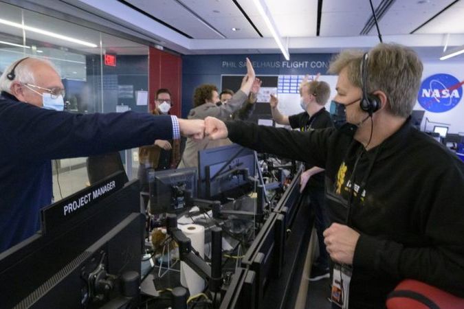 1,5 млн километров от Земли: телескоп Джеймс Уэбб» прислал первые фотографии, сделанные в финальной точке своего путешествия