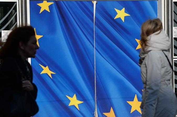Опрос: большинство европейцев не исключают развала Евросоюза в ближайшие 20 лет