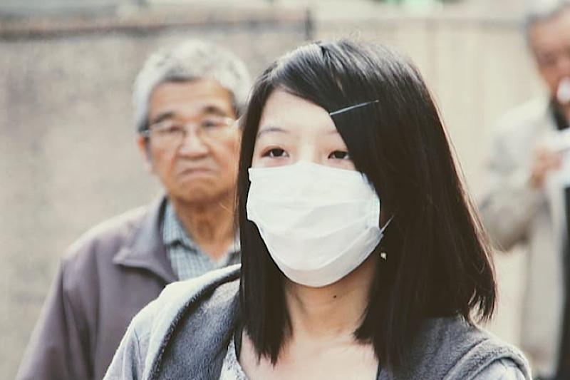 В Китае от неизвестного вируса пневмонии умер третий человек, общее число заболевших превысило 200